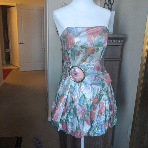 Zara cocktail dress - Picture 3 of 4